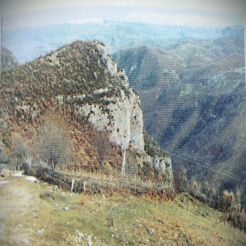 Shkëmbi i Qytetit në Shpellë të Mokrës